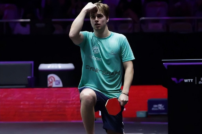 特别是在对 特别是在对